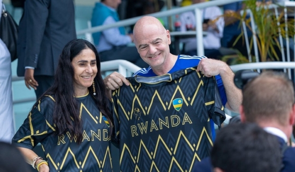 FIFA President Gianni Infantino and his wife Leena show off the Ijezi at the just concluded 73rd FIFA Congress in  Kigali. [PHOTO NT]